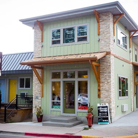 熔岩温泉村 Aura Soma Lava酒店 外观 照片